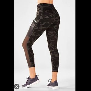 fabletics on-the-go high-waisted leggings